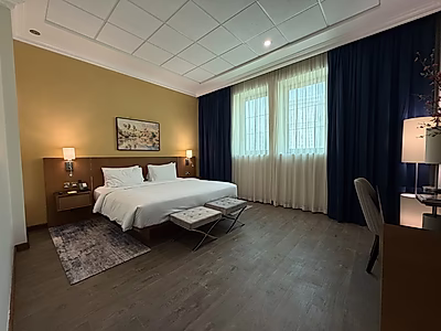 شقة فندقية جديدة كليًا بغرفة نوم للإيجار | بن محمود