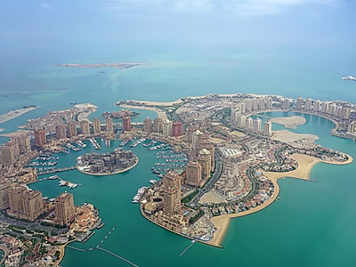 أرض بحرية واسعة في موقع مميز | اللؤلؤة، قطر