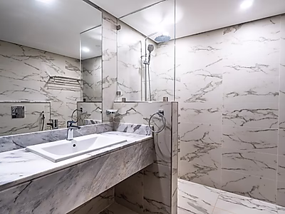 شقة فاخرة للبيع في المنطقة البحرية