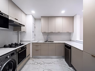 شقة فاخرة للبيع في المنطقة البحرية