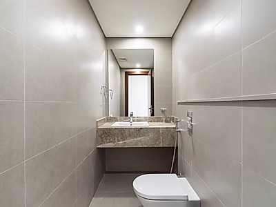 شقة فاخرة للبيع في المنطقة البحرية