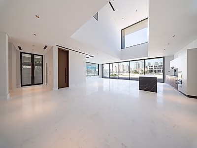 فيلا شاطئية خاصة فاخرة – تحفة سكنية على البحر تجمع بين الفخامة والرقي الساحلي