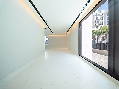 فيلا شاطئية خاصة فاخرة – تحفة سكنية على البحر تجمع بين الفخامة والرقي الساحلي