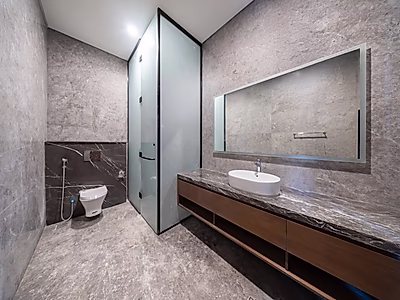 فيلا شاطئية خاصة فاخرة – تحفة سكنية على البحر تجمع بين الفخامة والرقي الساحلي