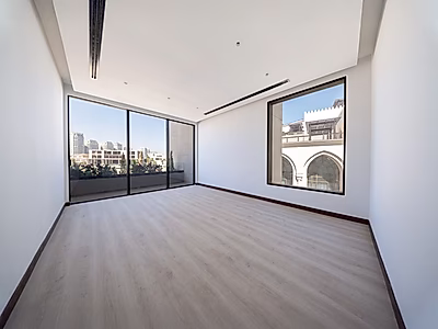 فيلا شاطئية خاصة فاخرة – تحفة سكنية على البحر تجمع بين الفخامة والرقي الساحلي