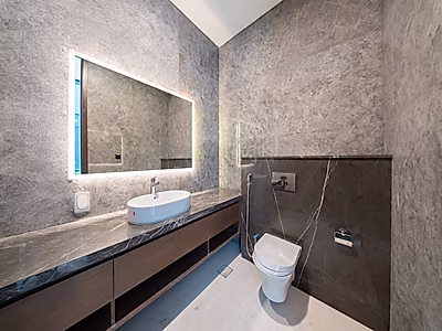 فيلا شاطئية خاصة فاخرة – تحفة سكنية على البحر تجمع بين الفخامة والرقي الساحلي