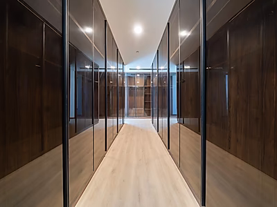 فيلا شاطئية خاصة فاخرة – تحفة سكنية على البحر تجمع بين الفخامة والرقي الساحلي