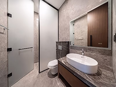 فيلا شاطئية خاصة فاخرة – تحفة سكنية على البحر تجمع بين الفخامة والرقي الساحلي