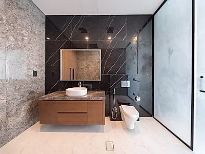 فيلا شاطئية خاصة فاخرة – تحفة سكنية على البحر تجمع بين الفخامة والرقي الساحلي