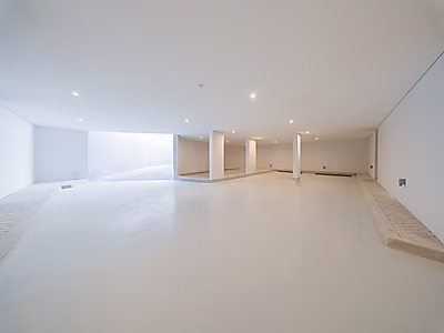 فيلا شاطئية خاصة فاخرة – تحفة سكنية على البحر تجمع بين الفخامة والرقي الساحلي