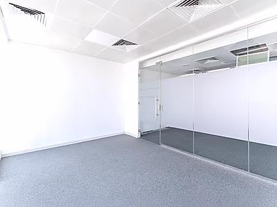 Premium 200 SQM Fully Fitted Office – Sea & City Views – West Bay