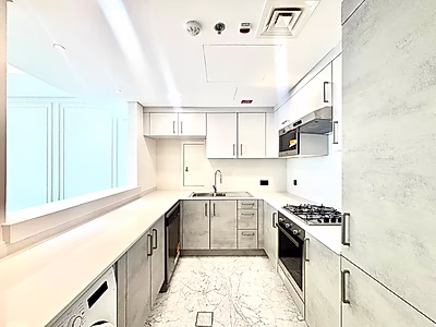 ملاذ فاخر بغرفتي نوم في منطقة المارينا