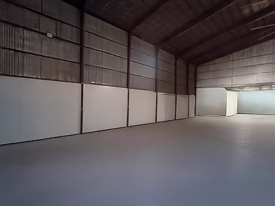 عائد استثمار صافٍ 10% - كراج للبيع | موقع متميز في منطقة صناعية