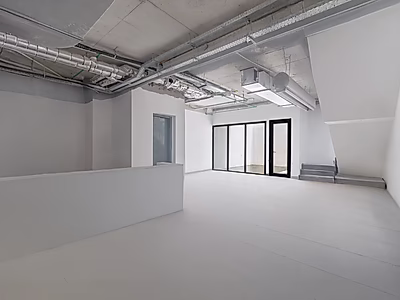 غرف نوم٣  | مسبح خاص | موقفان للسيارات | 300 م² | موقع متميز