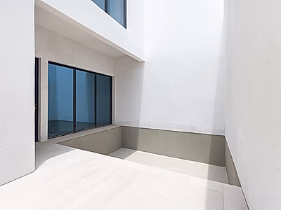 غرف نوم٣  | مسبح خاص | موقفان للسيارات | 300 م² | موقع متميز