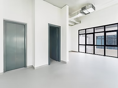 غرف نوم٣  | مسبح خاص | موقفان للسيارات | 300 م² | موقع متميز