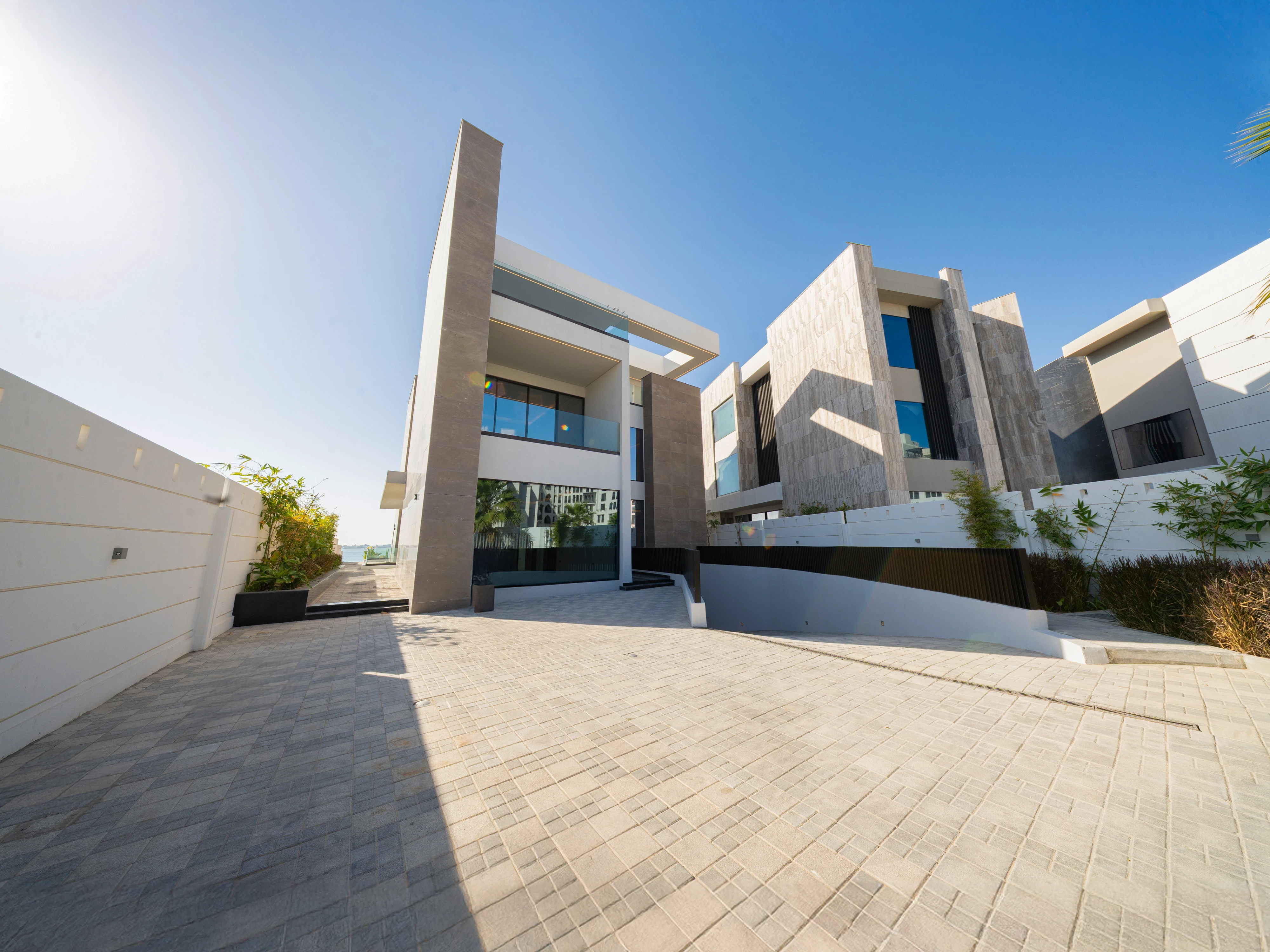 فيلا راقية مع شاطئ خاص في جزيرة اللؤلؤة