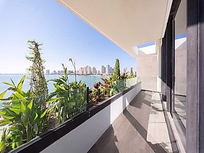 فيلا راقية مع شاطئ خاص في جزيرة اللؤلؤة