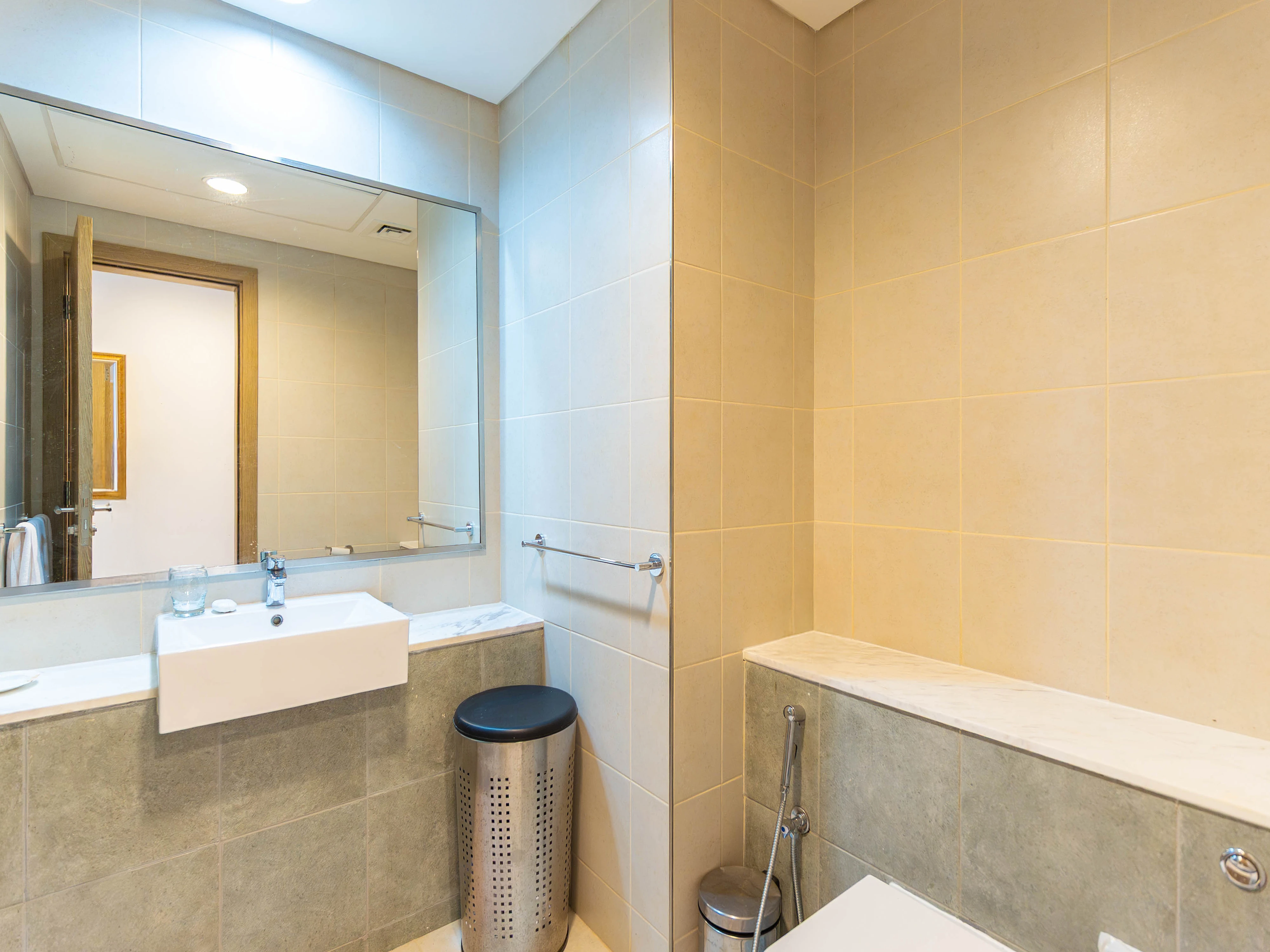 شقة استوديو رائعة في اللؤلؤة مع جميع الفواتير مشمولة