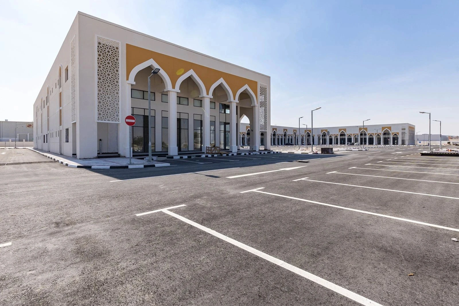 ٦ أشهر مجاناً - متاجر تجزئة جديدة كلياً في بيركات