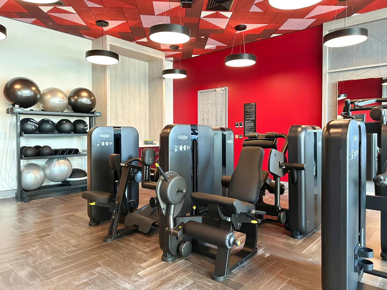 WINTER OFFER! | PREMIUM 1 BEDROOM HOTEL APARTMENT IN WEST BAY!