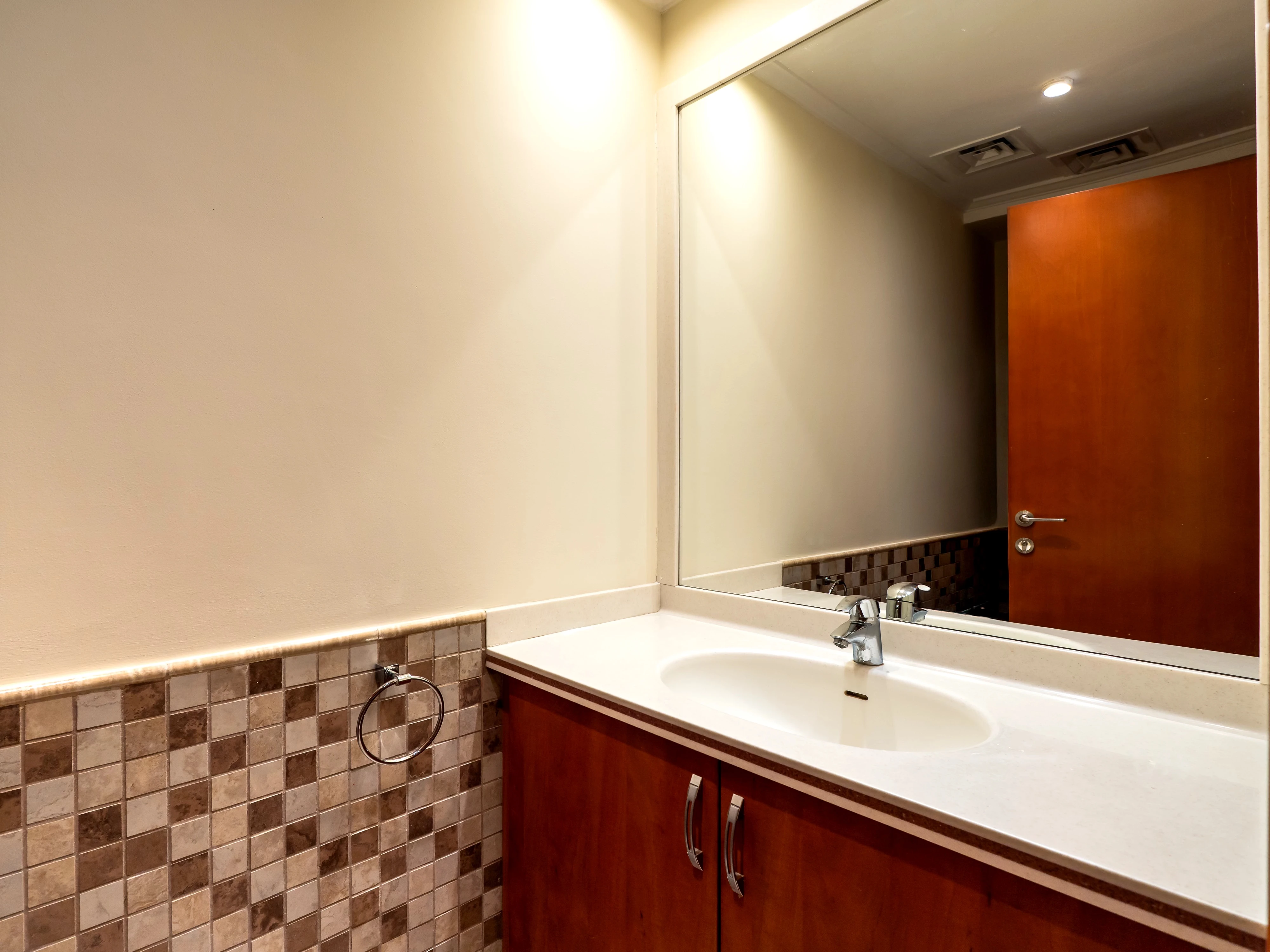 Luxury 1-Bedroom Apartment for Sale | 147 SQM | Sea & City View | Porto Arabia, The Pearl Qatar