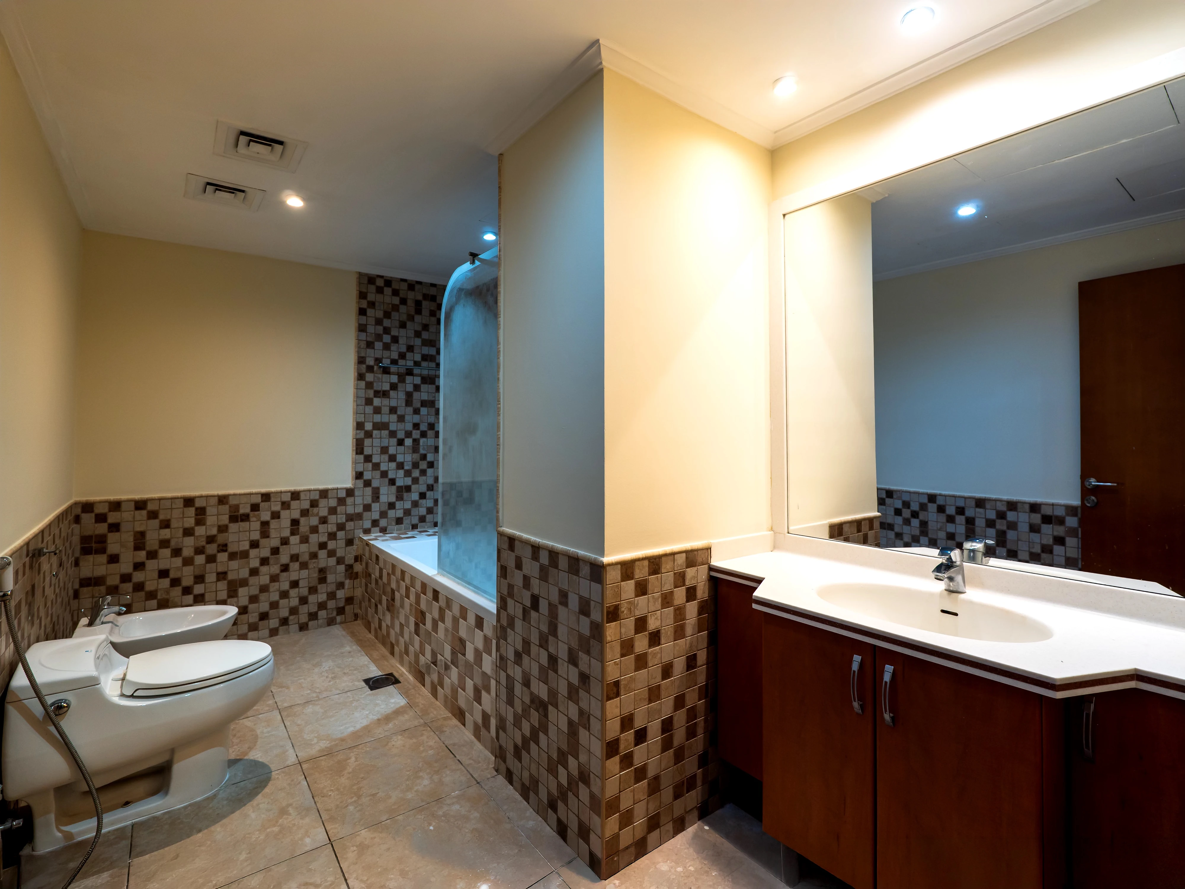 Luxury 1-Bedroom Apartment for Sale | 147 SQM | Sea & City View | Porto Arabia, The Pearl Qatar