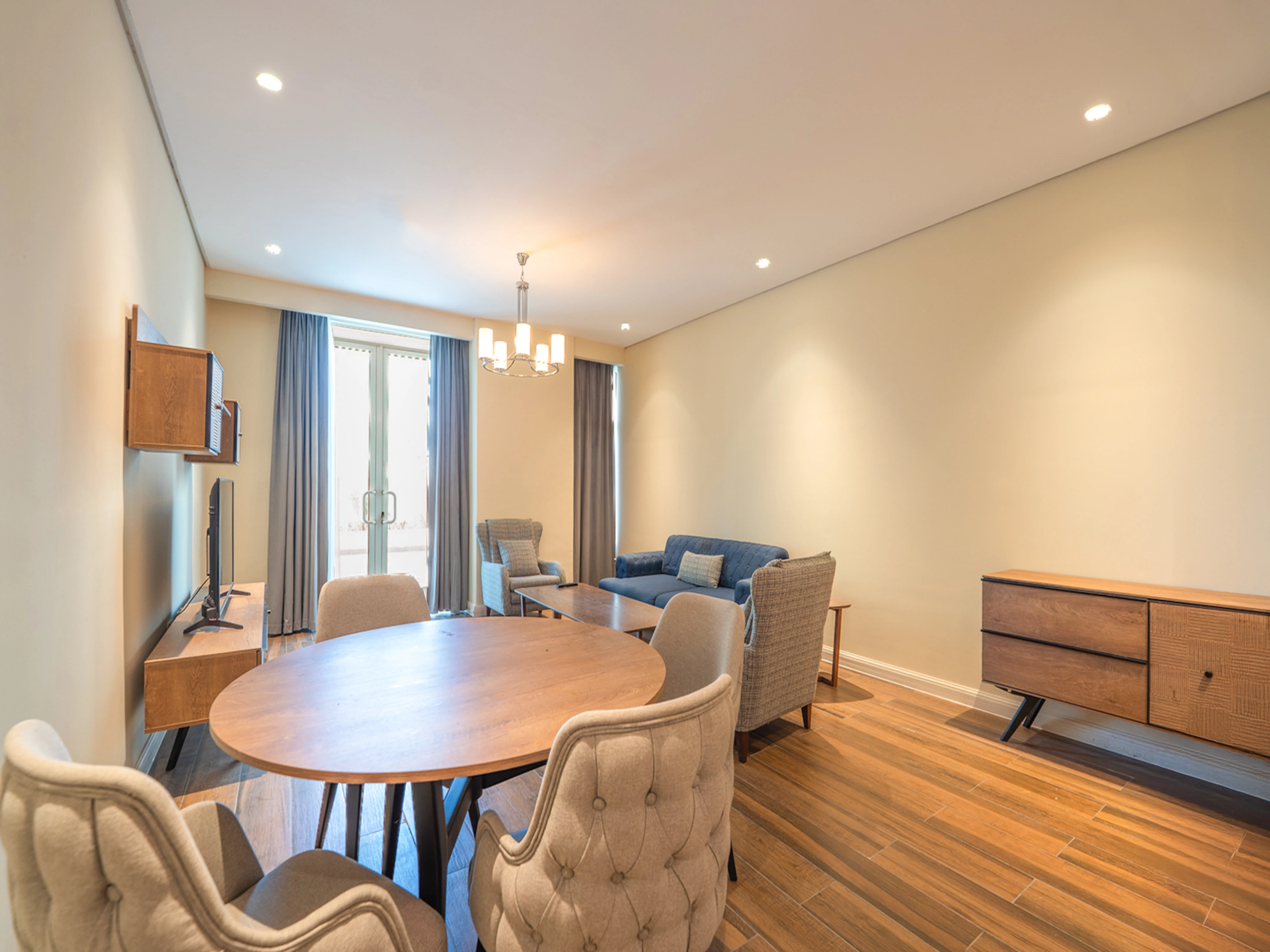 شقة+مكتب في اللؤلؤة | جاهزة مع أقساط | تراس واسع