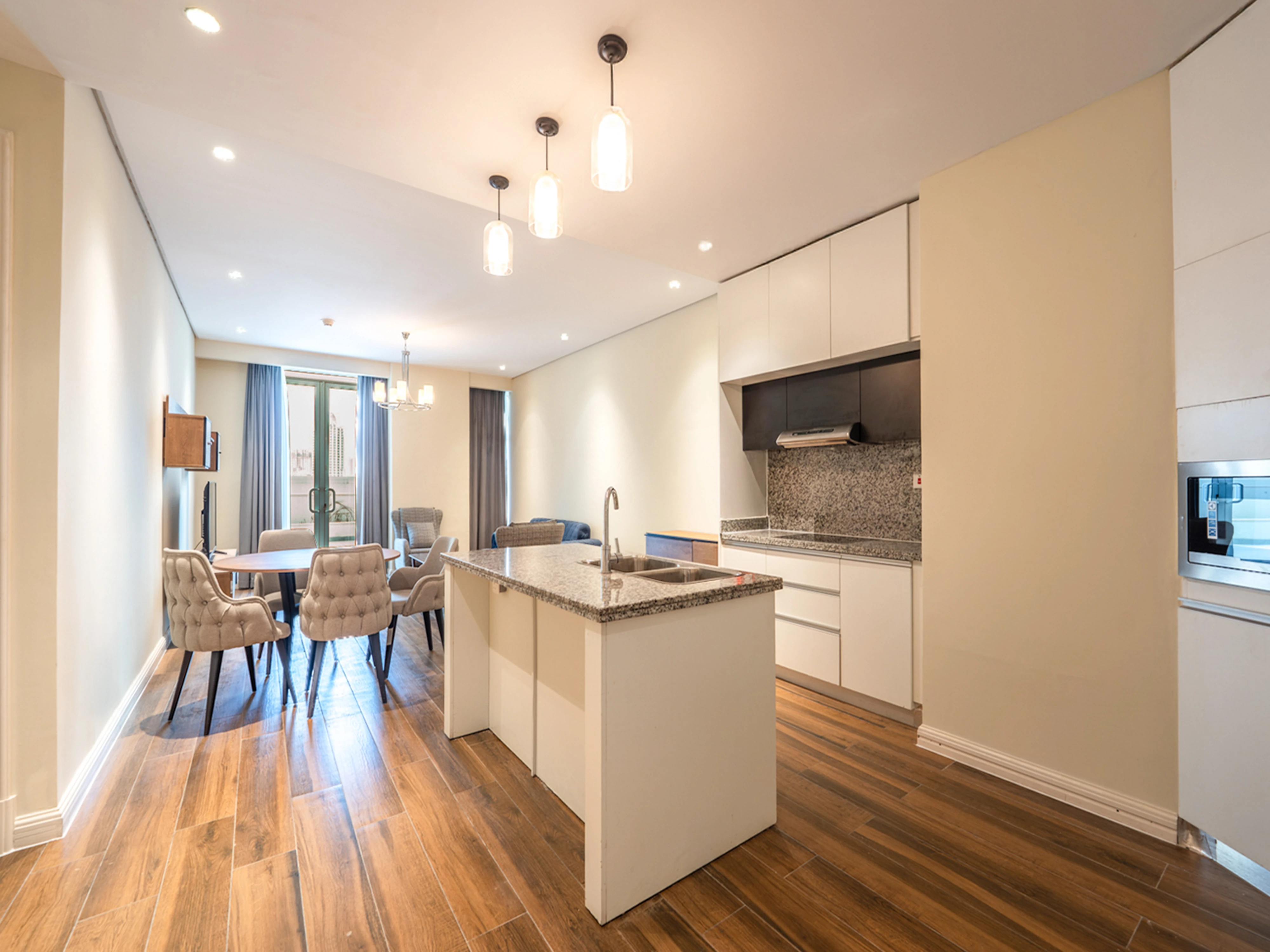 شقة+مكتب في اللؤلؤة | جاهزة مع أقساط | تراس واسع