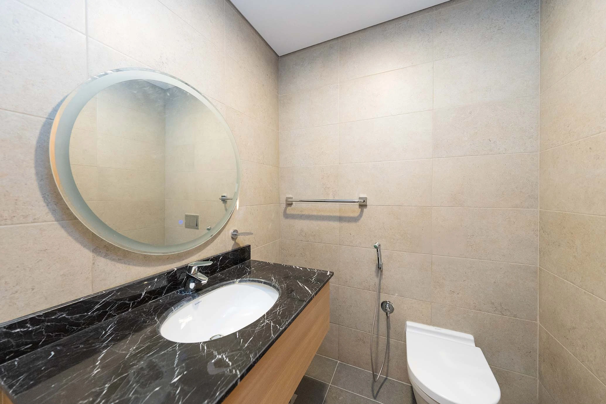 شقة+مكتب في اللؤلؤة | جاهزة مع أقساط | تراس واسع