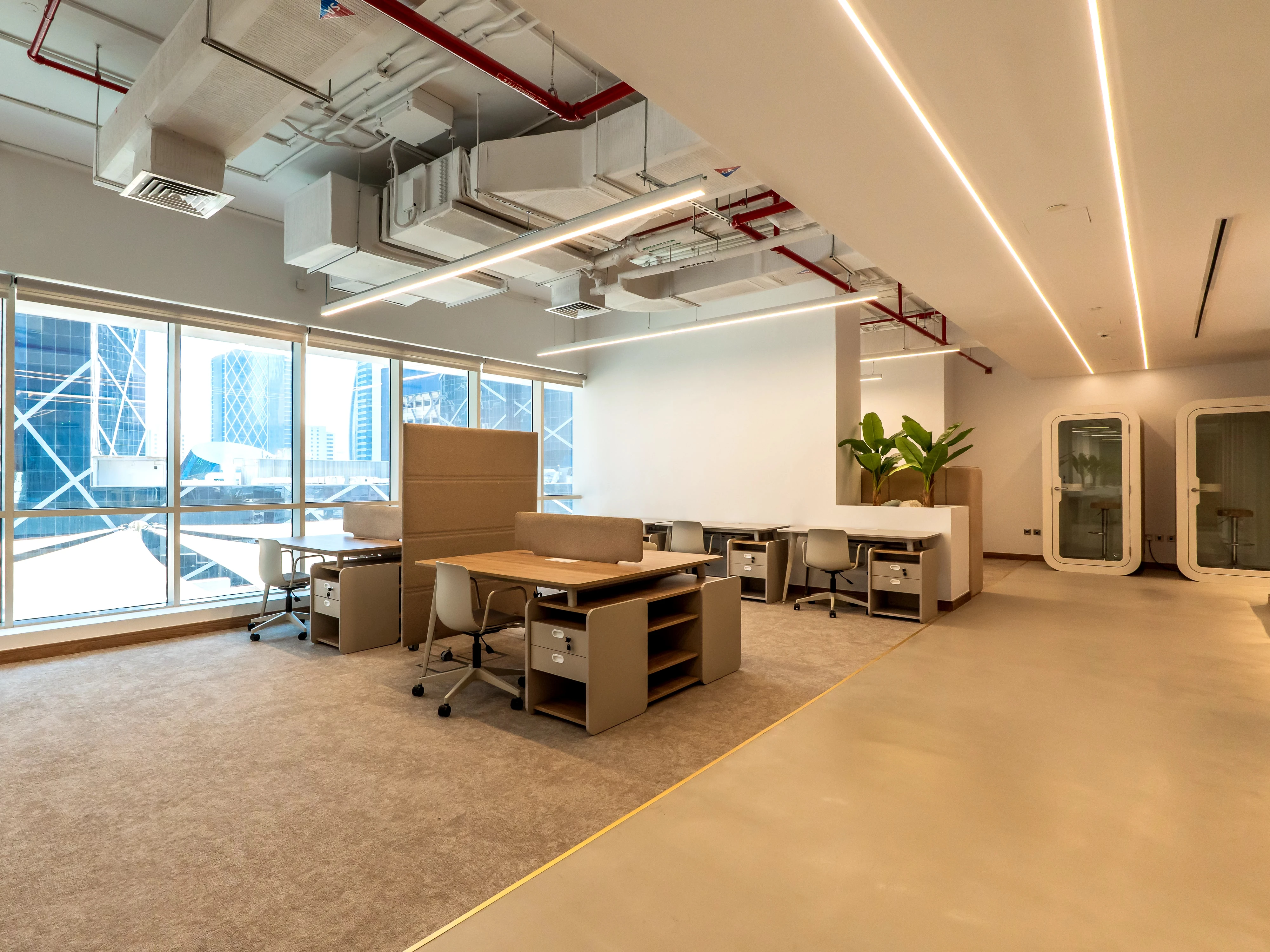 مكتب فاخر مجهّز بالكامل بمساحة 214 متر مربع في الخليج الغربي