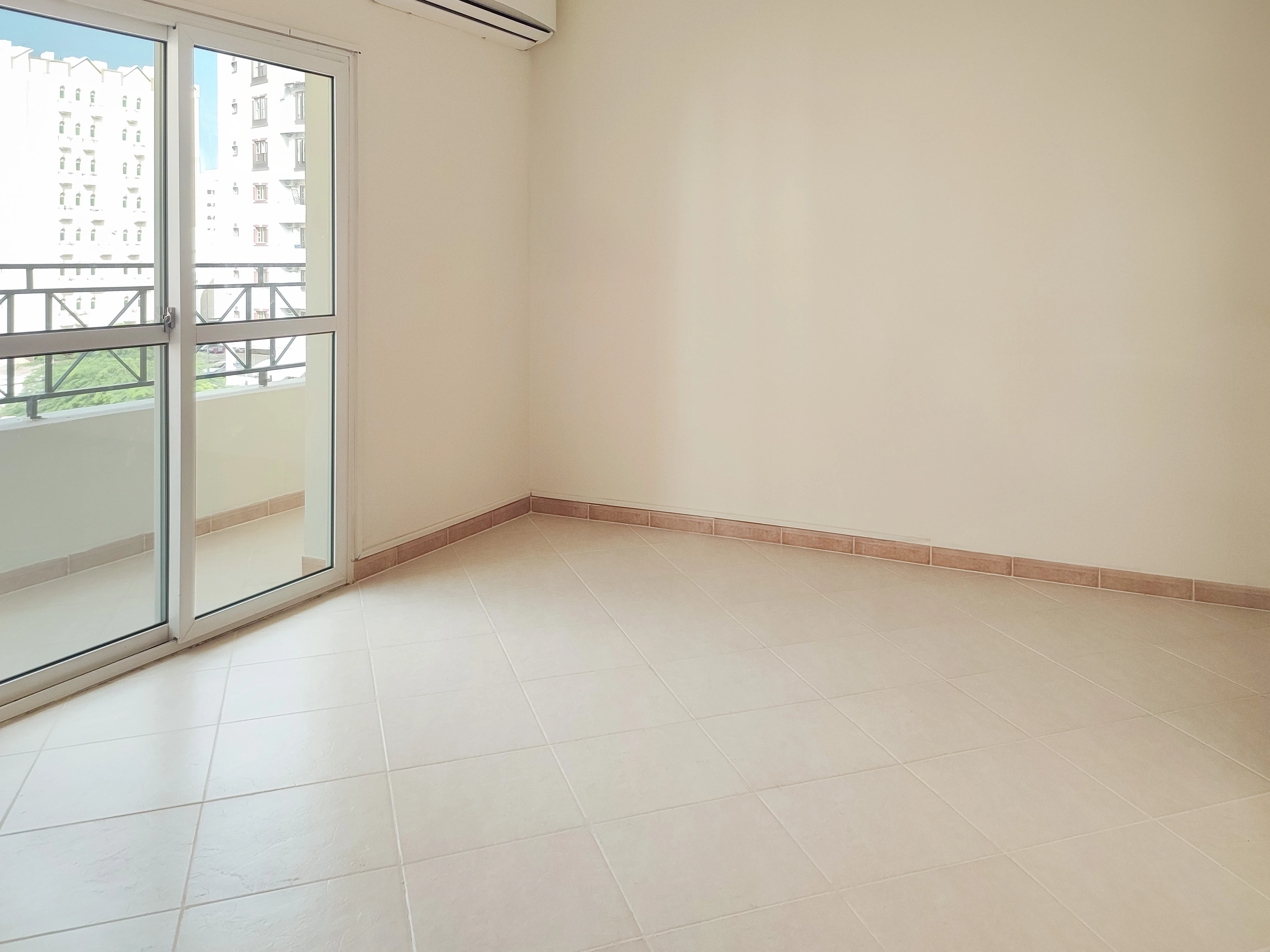 شقة فاخرة من 3 غرف نوم للإيجار في قلب منطقة المنتزه