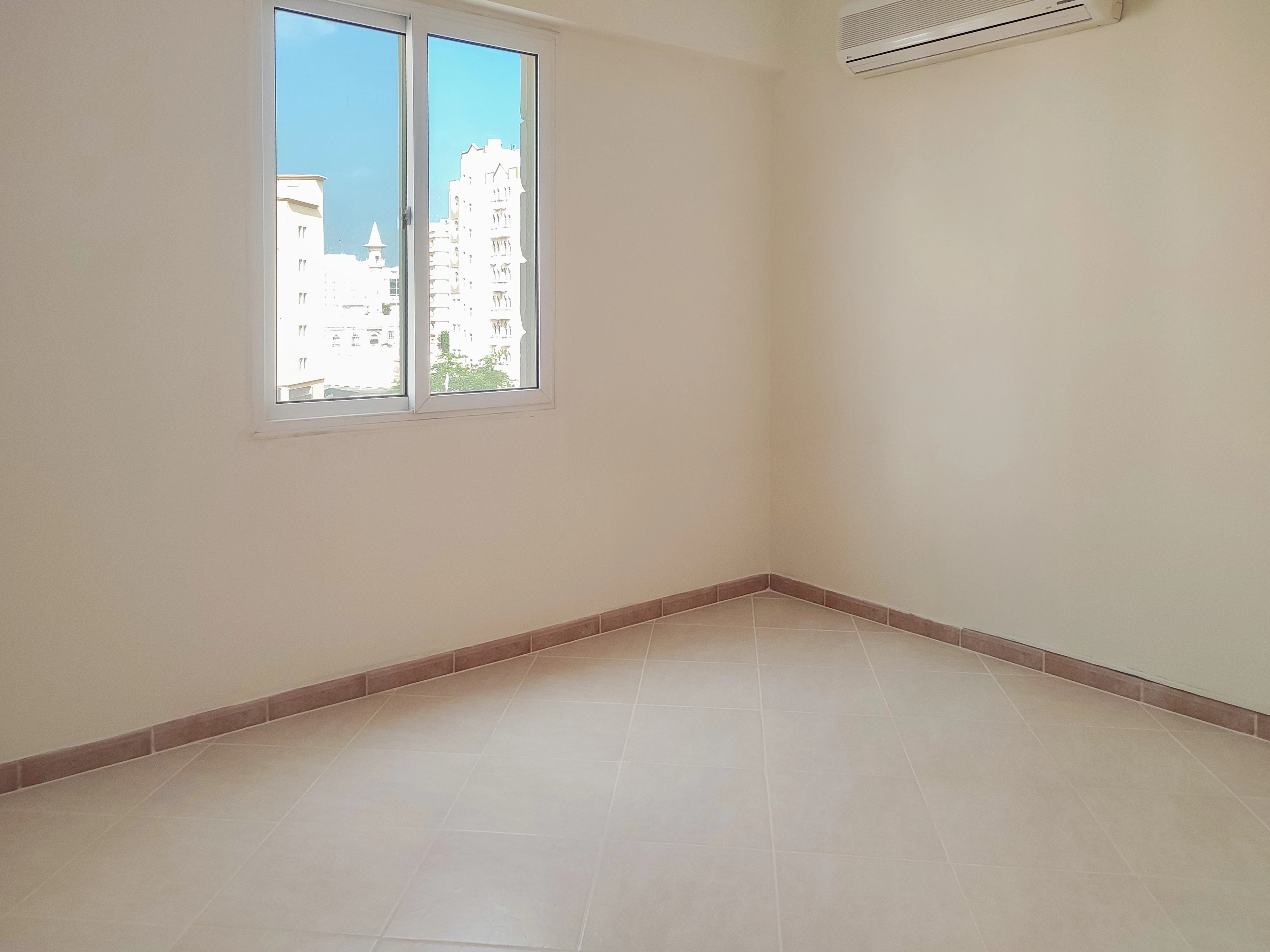 شقة فاخرة من 3 غرف نوم للإيجار في قلب منطقة المنتزه