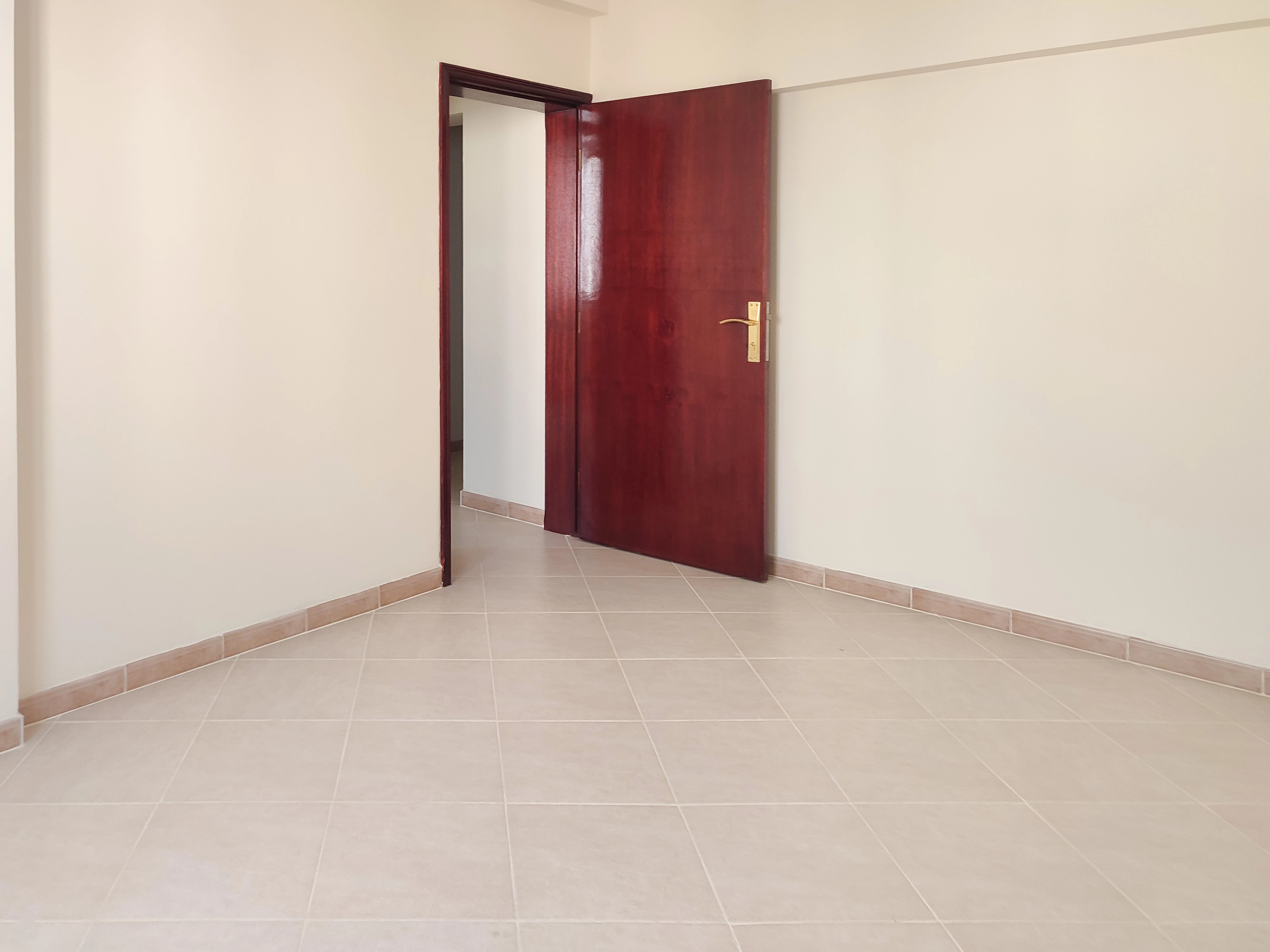 شقة فاخرة من 3 غرف نوم للإيجار في قلب منطقة المنتزه