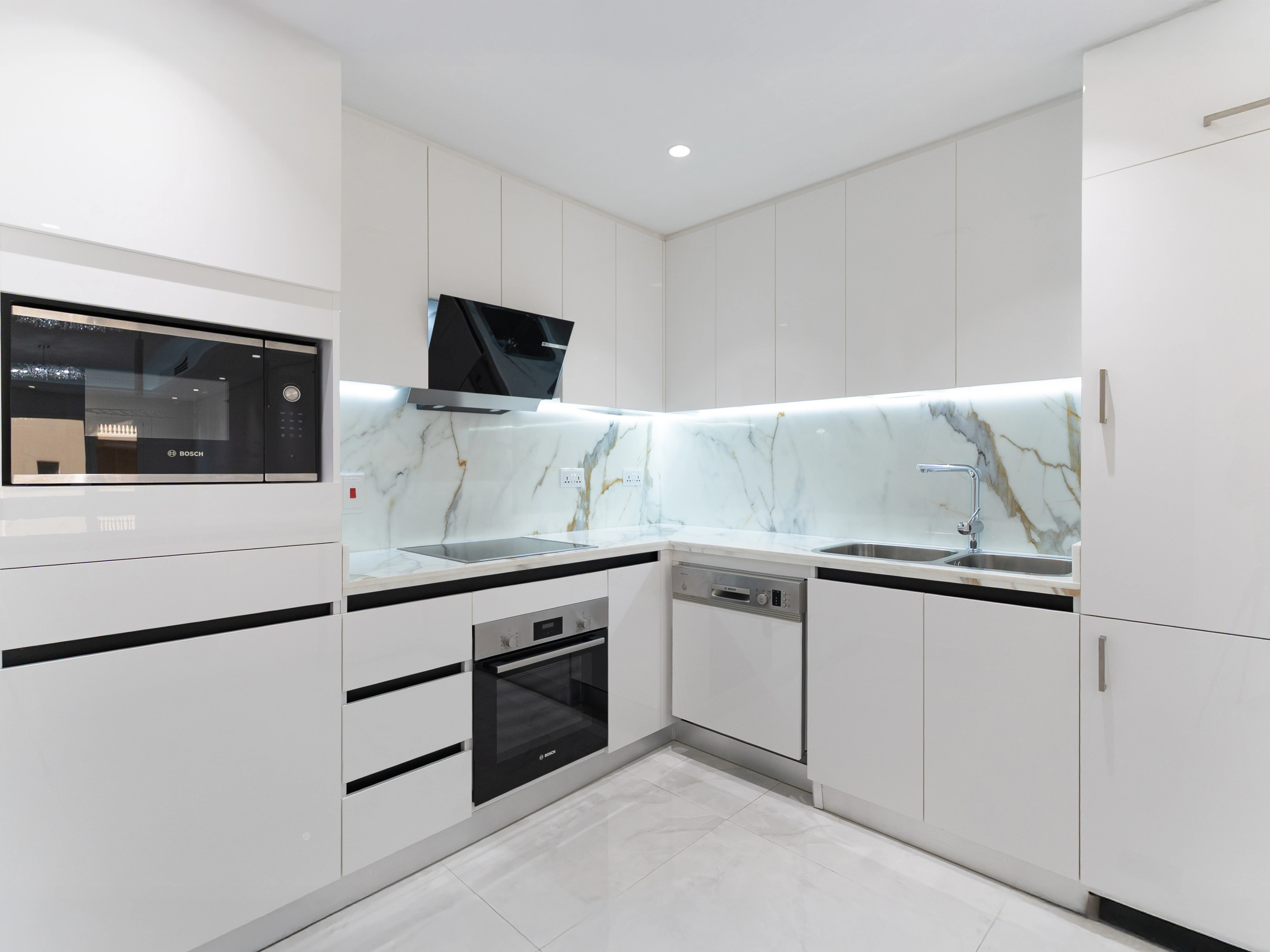 2BR Prime Tower | Huge Balcony | Porto Arabia