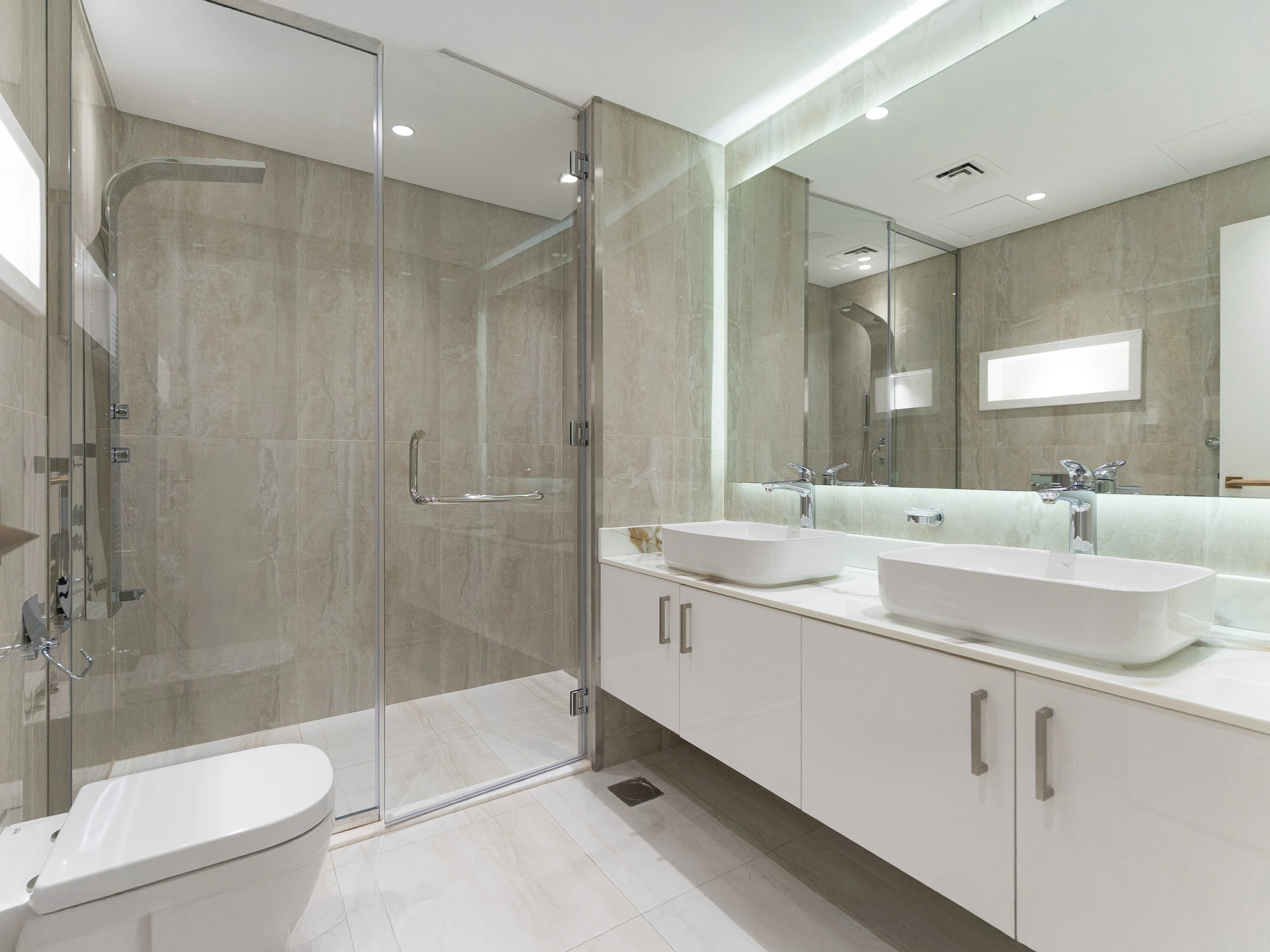 2BR Prime Tower | Huge Balcony | Porto Arabia