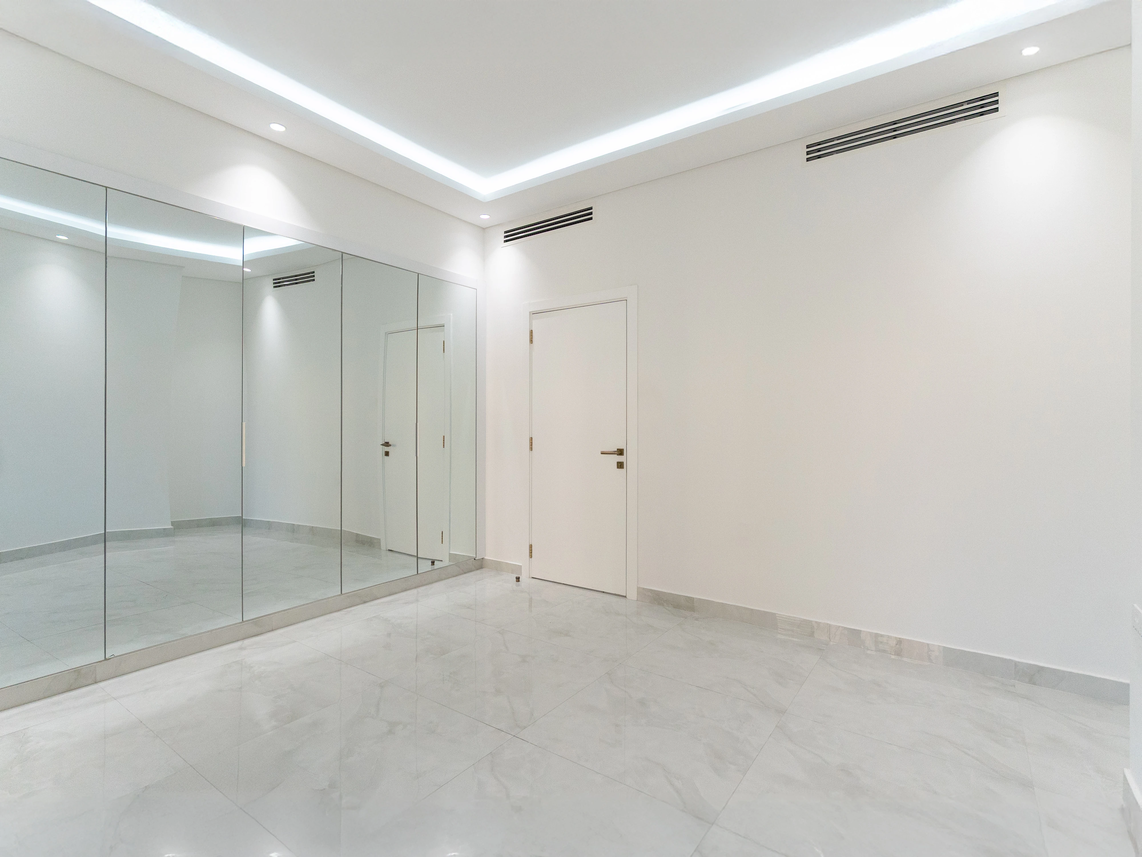 2BR Prime Tower | Huge Balcony | Porto Arabia - Photo 8