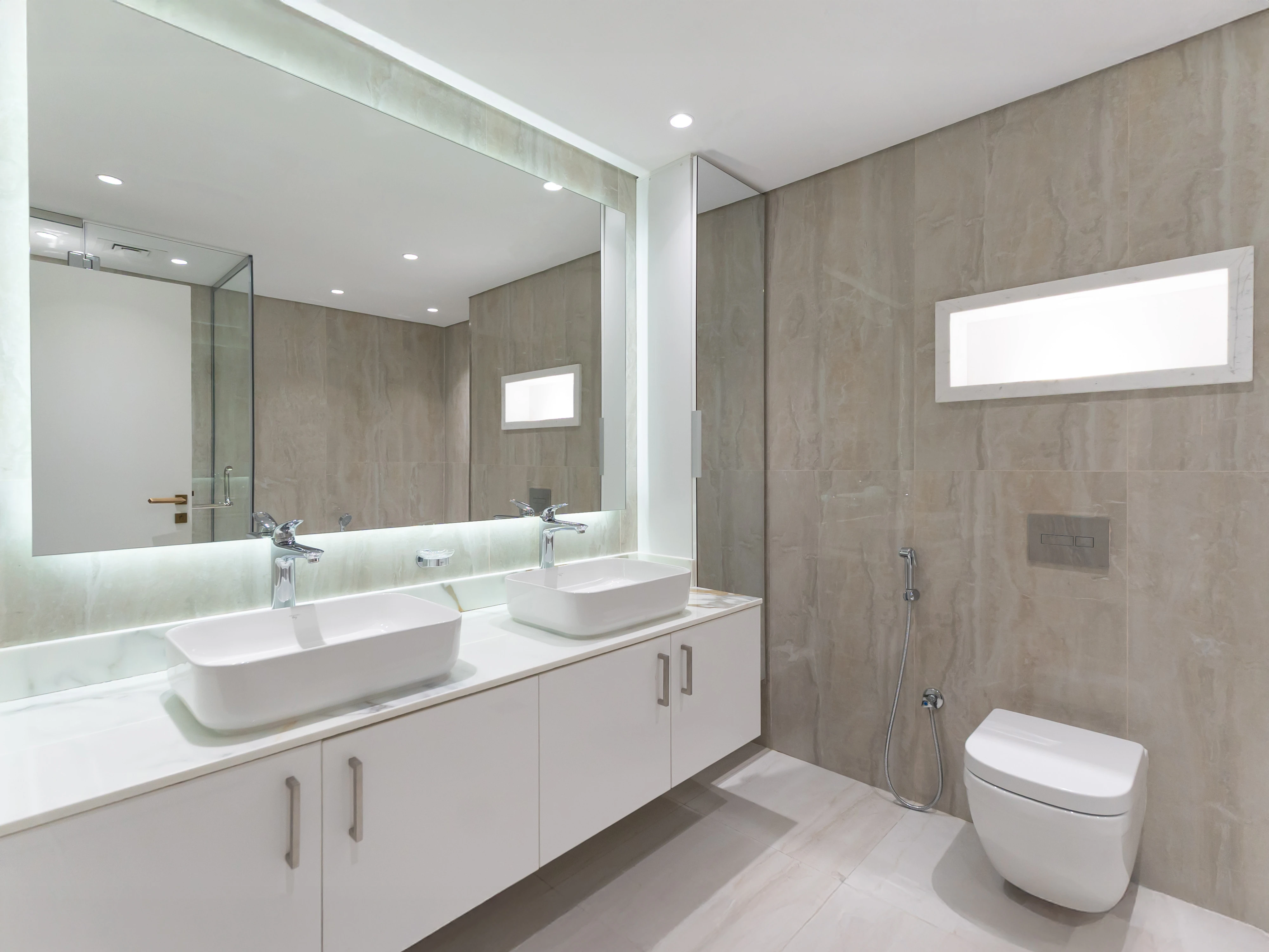 2BR Prime Tower | Huge Balcony | Porto Arabia