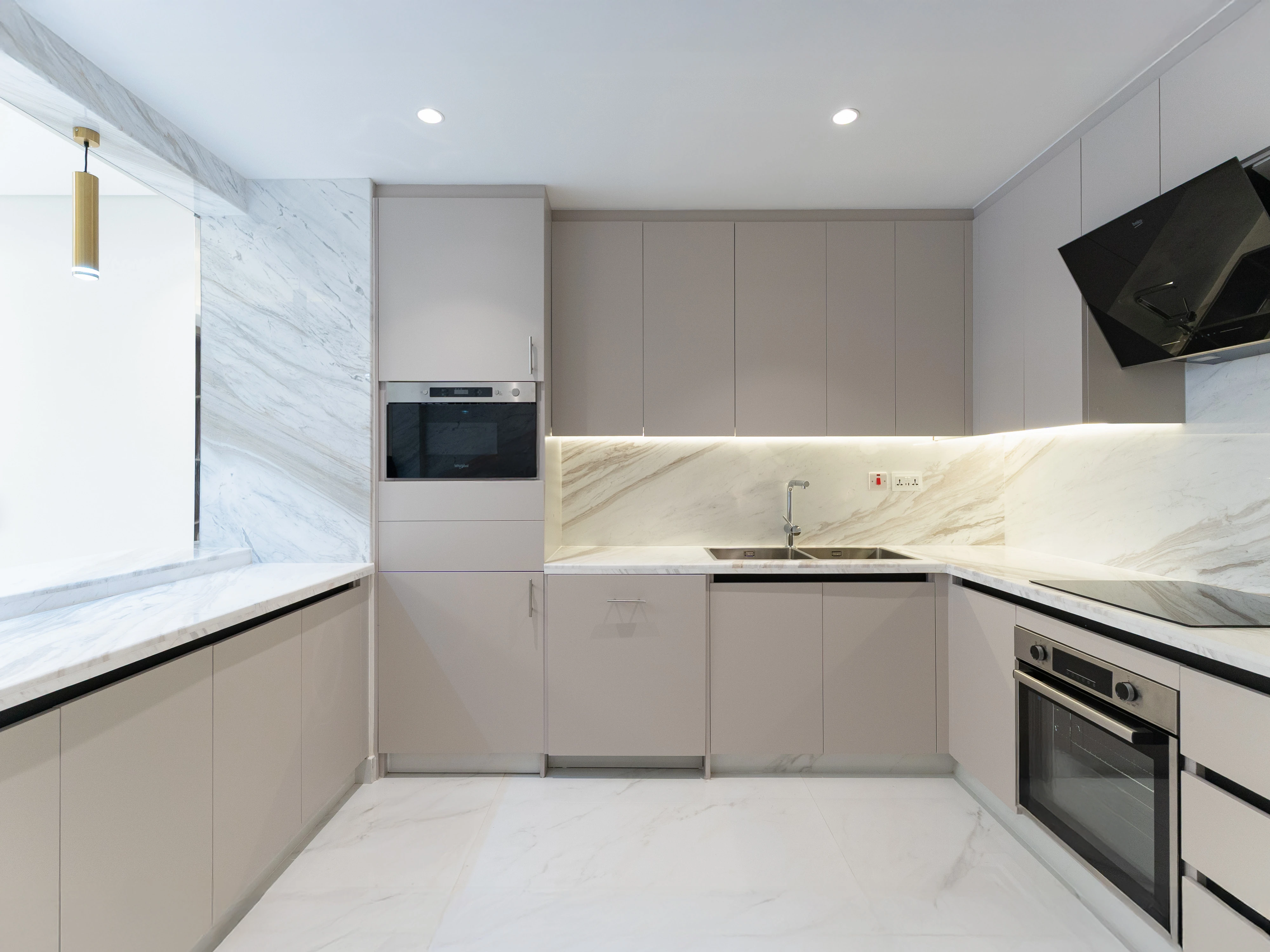 Elite 2BR Living in Prime Porto Arabia Tower