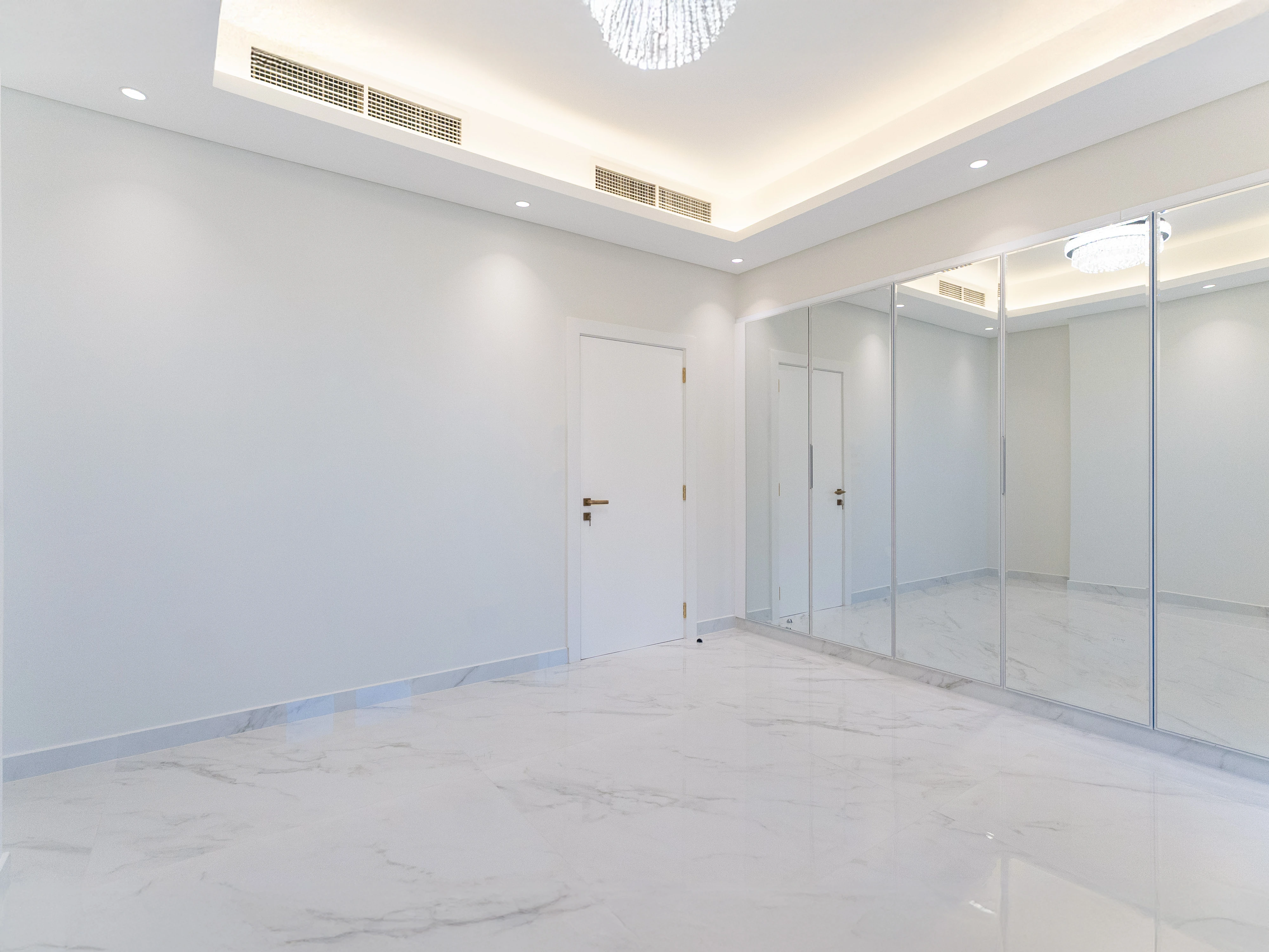 Elite 2BR Living in Prime Porto Arabia Tower