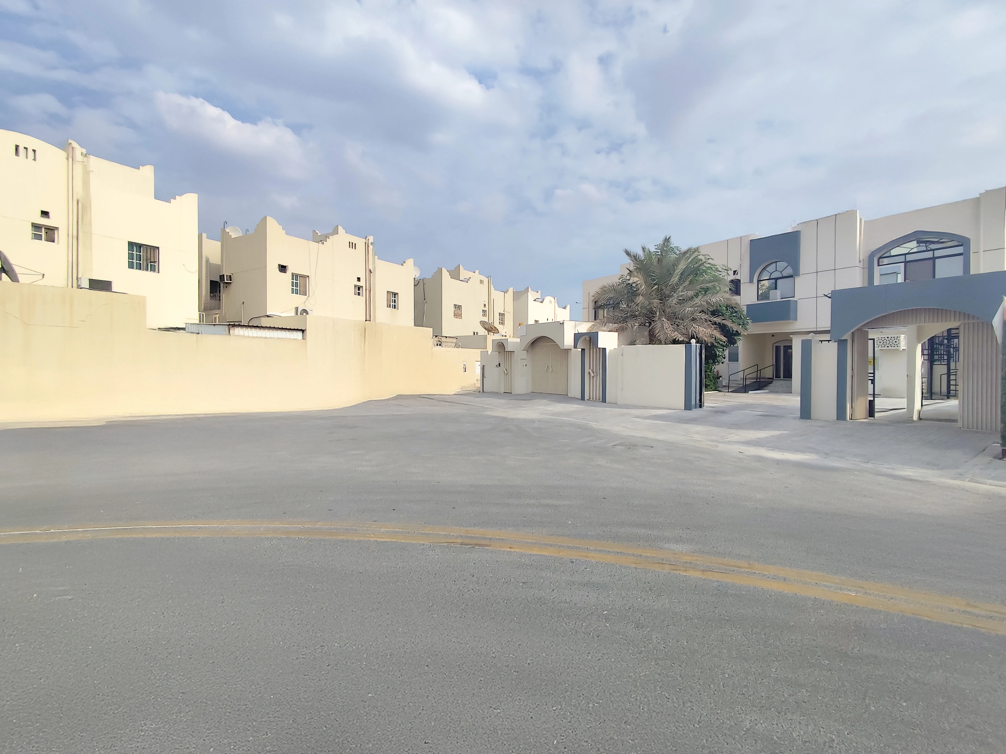 عيادة أسنان قائمة منذ 25 عامًا للبيع في الدوحة