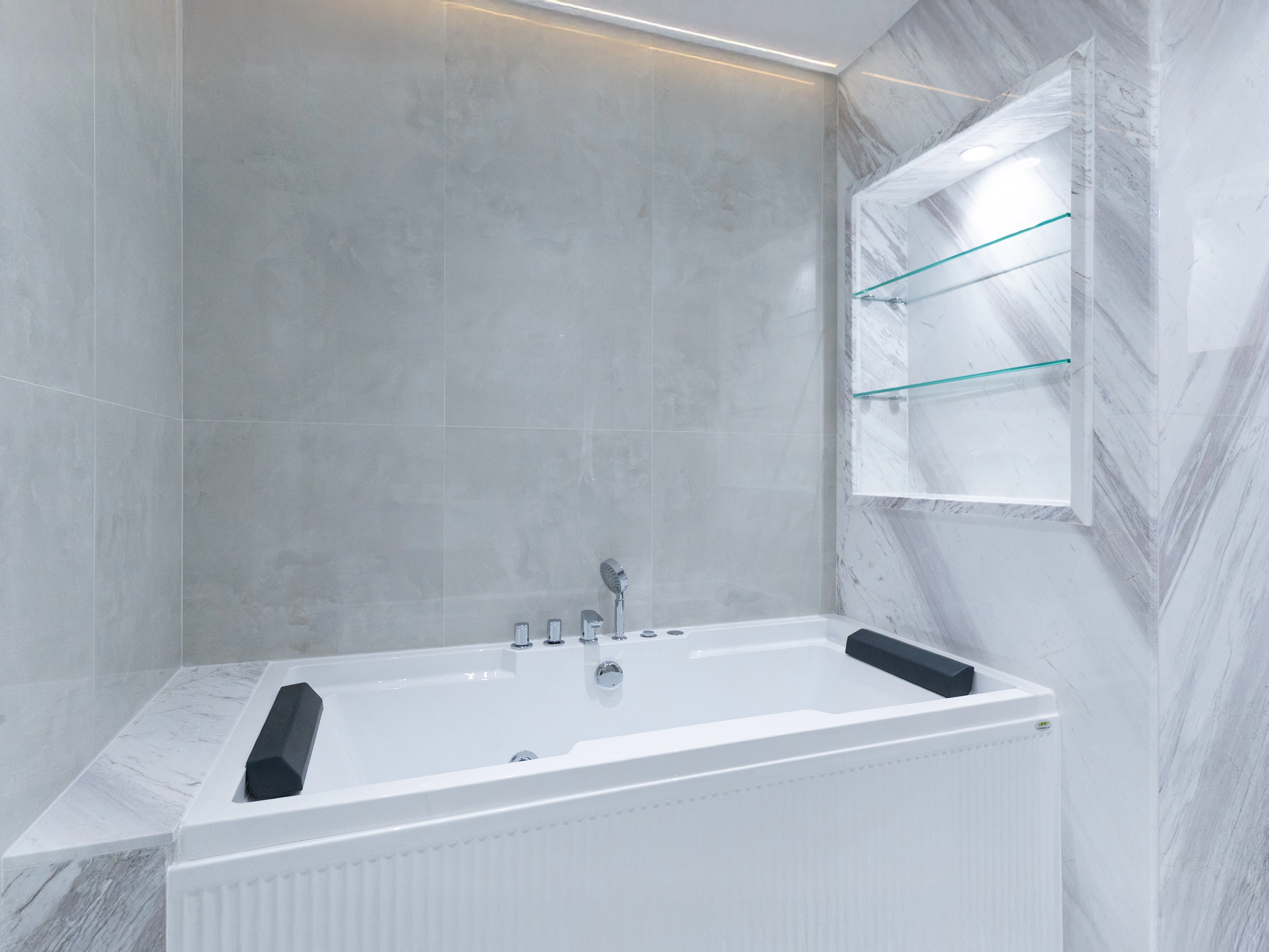 Stylish Lifestyle | 2BR in Porto Arabia - Photo 17