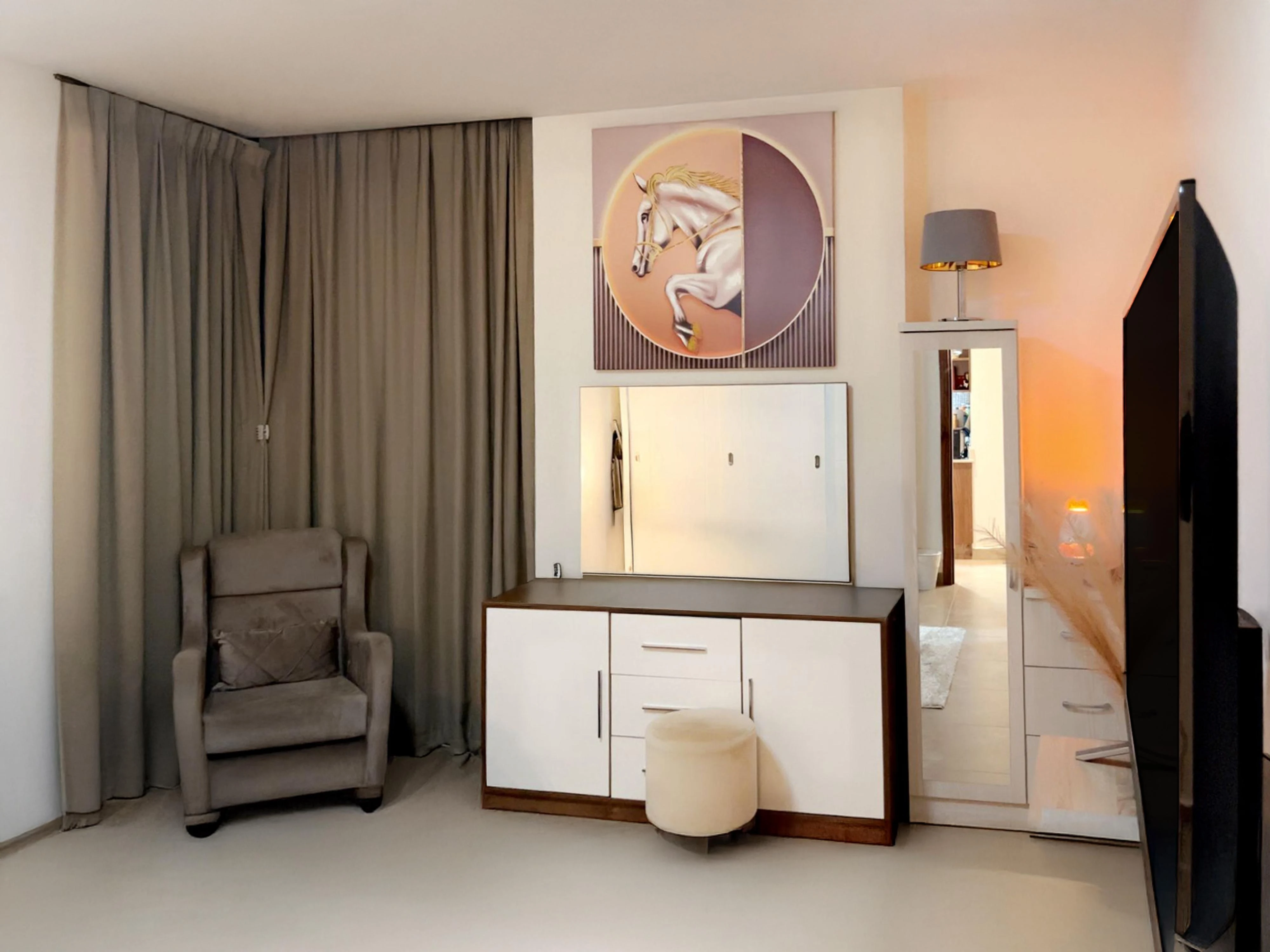 بالطبع! إليك نسخة محسنة قليلاً للنص الذي أرسلته، لتكون أكثر انسيابية وقوة مع الحفاظ على الفخامة والرقي: