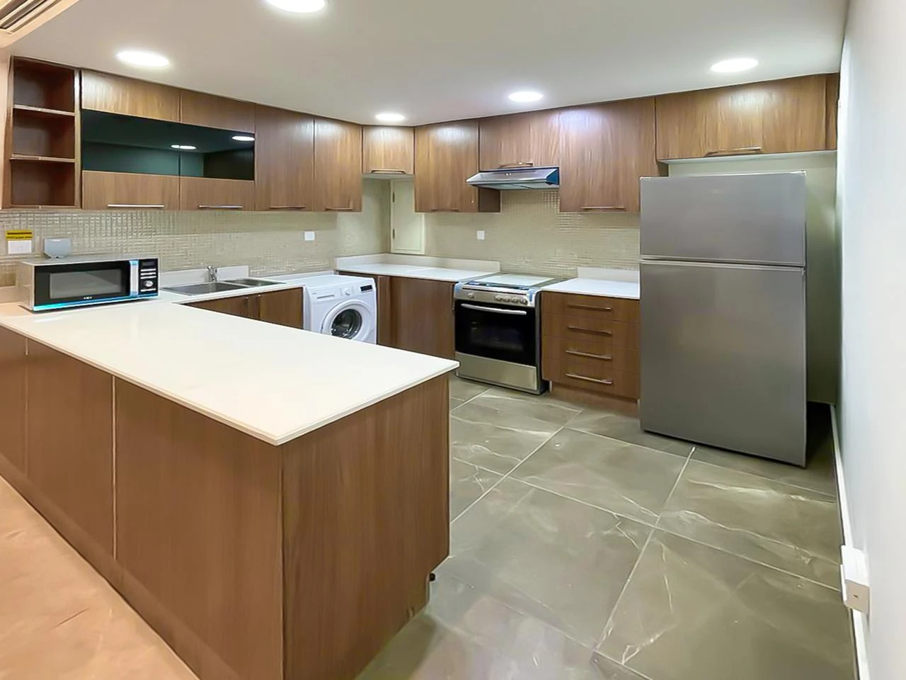 بالطبع! إليك نسخة محسنة قليلاً للنص الذي أرسلته، لتكون أكثر انسيابية وقوة مع الحفاظ على الفخامة والرقي: