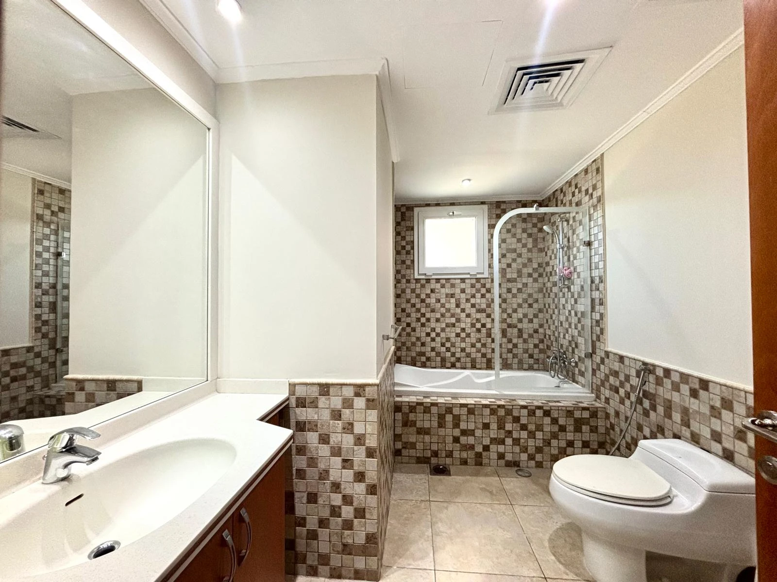 LUXURY LIVING | SPACIOUS 3 BEDROOM + MAID | MARINA - Photo 11