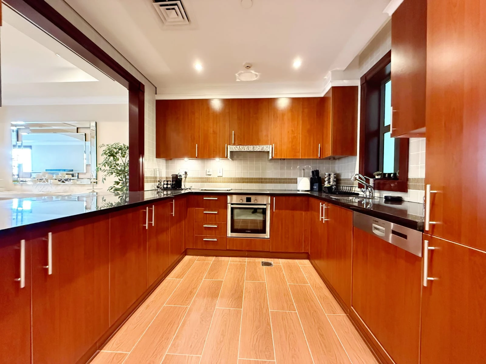 تاون هاوس فاخر بغرفتي نوم ماستر مطل على المارينا مع شرفة | بورتو أرابيا