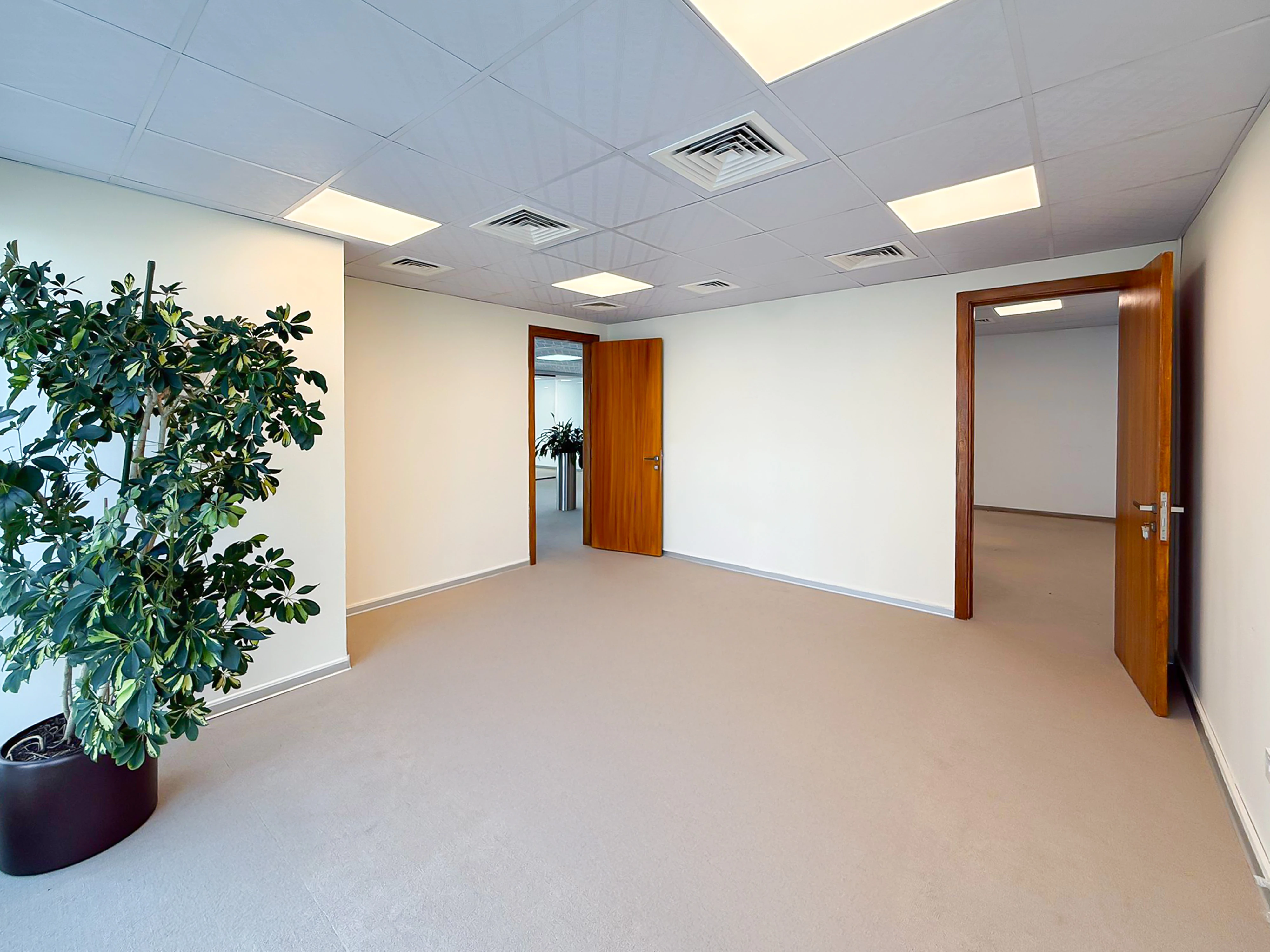 مكتب راقٍ فاخر ومجهز بالكامل / مرسى لوسيل