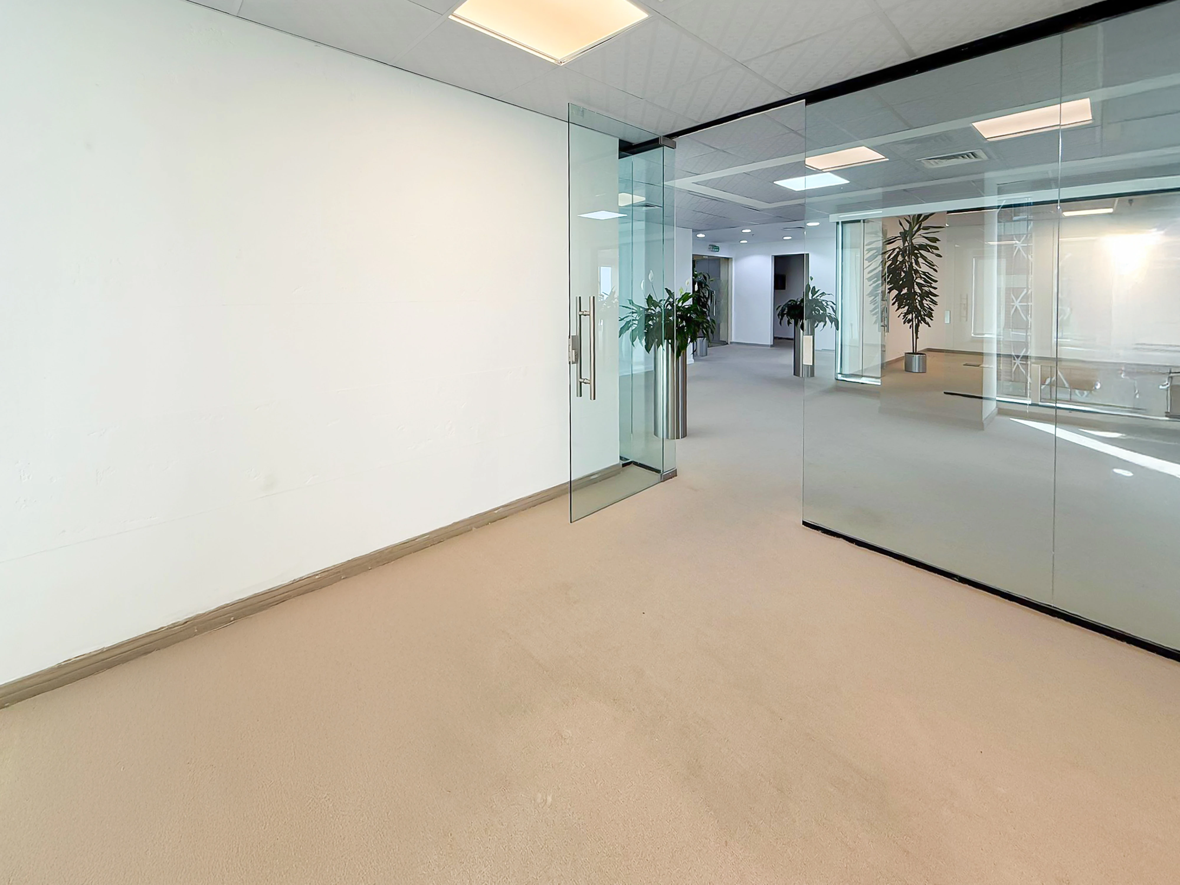 مكتب راقٍ فاخر ومجهز بالكامل / مرسى لوسيل