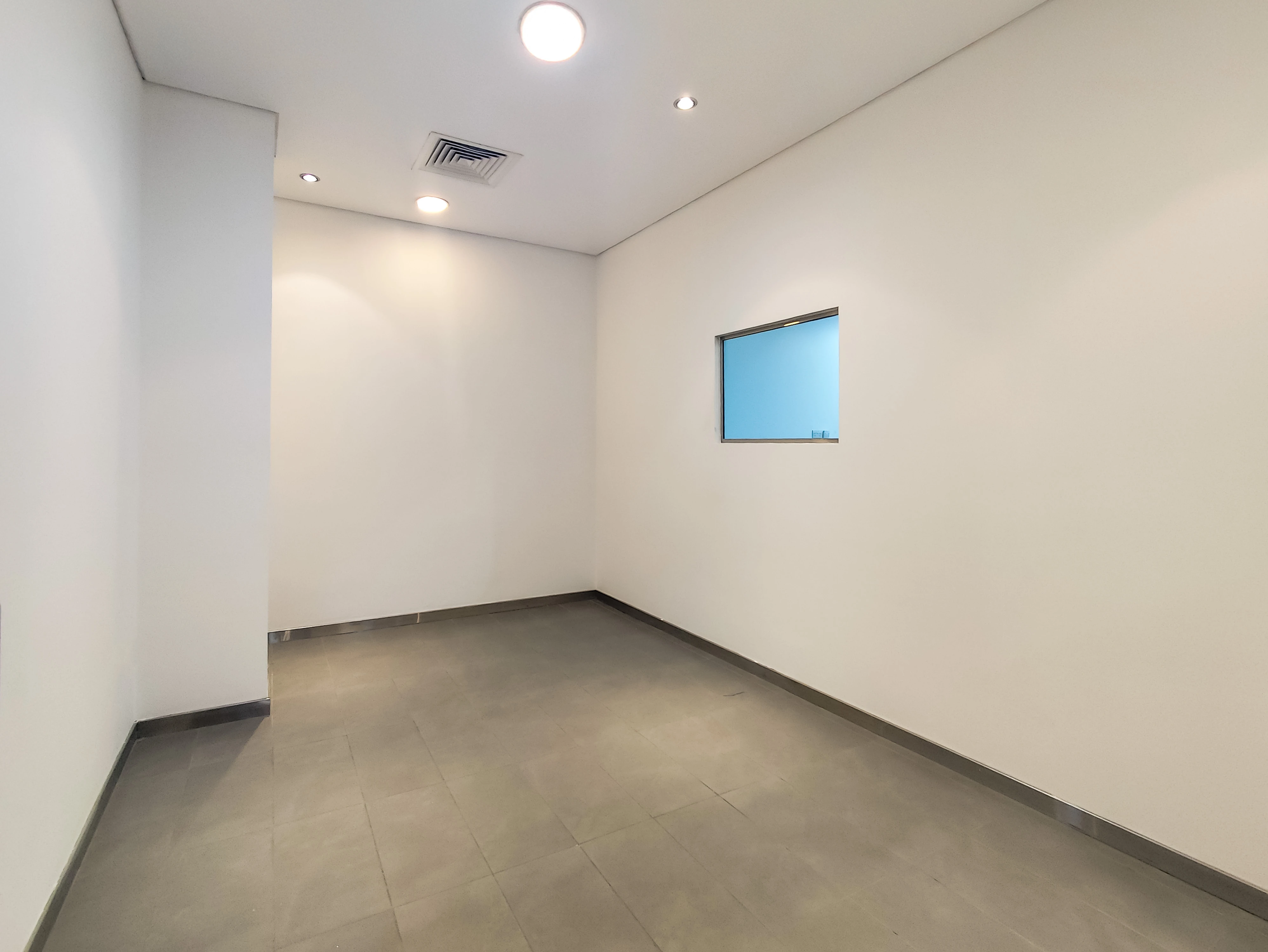 مكتب أنيق للإيجار بمساحة 399 متر مربع | الهلال - الطريق الدائري C