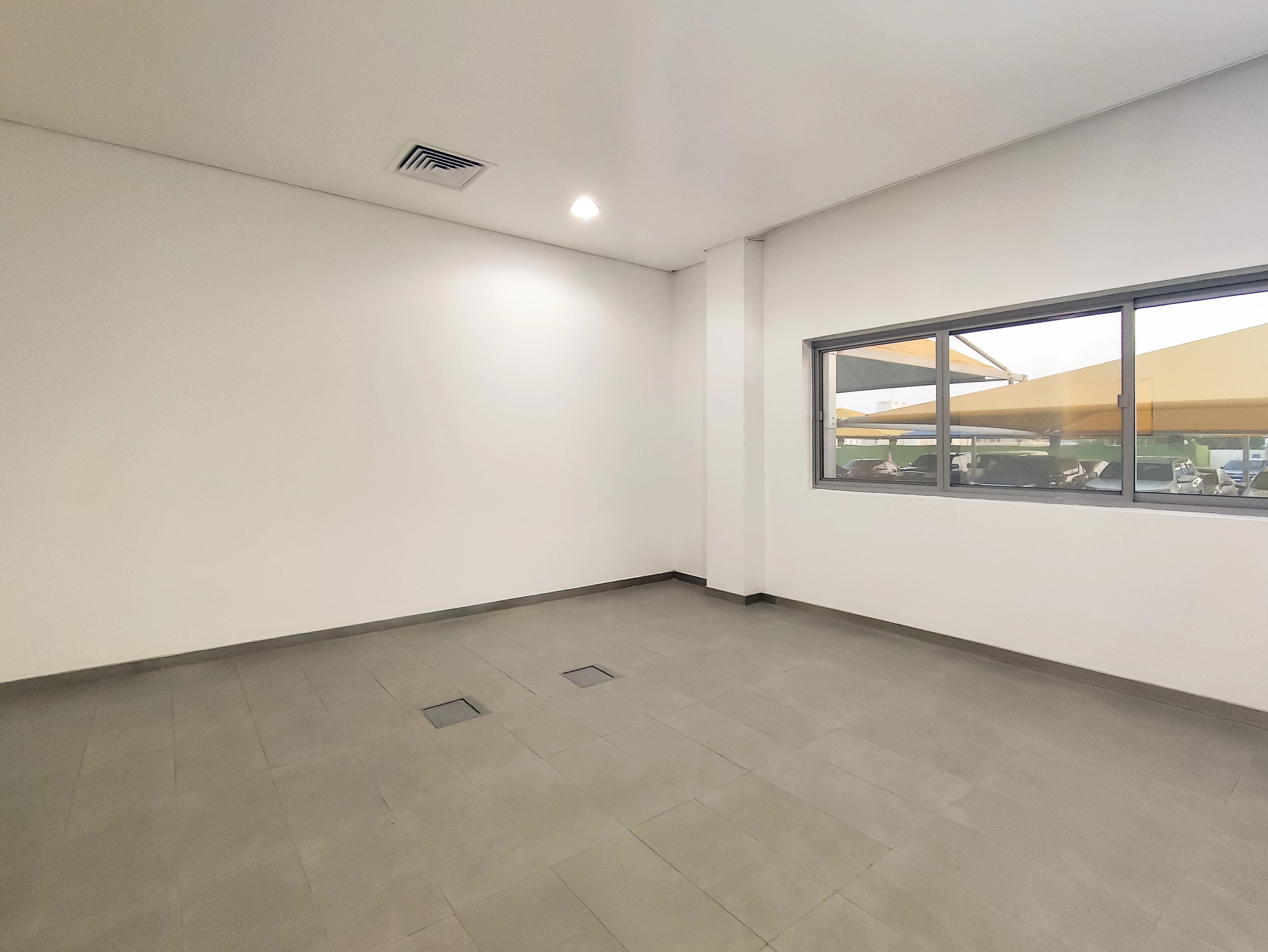 مكتب أنيق للإيجار بمساحة 399 متر مربع | الهلال - الطريق الدائري C